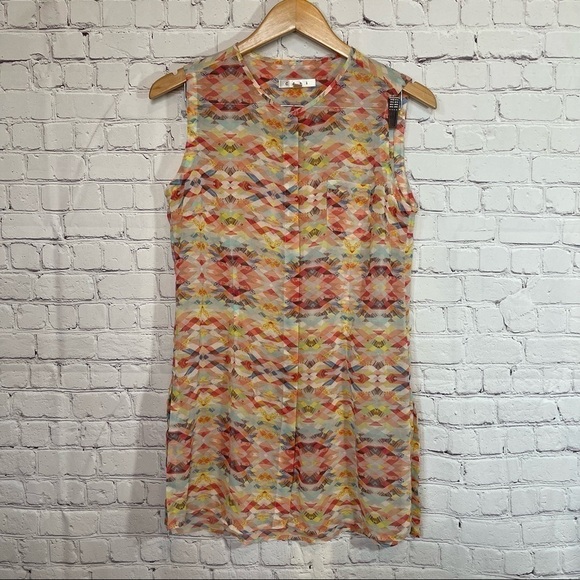 CAbi Avery Tunic Sleeveless Button Front size Small - Picture 10 of 15